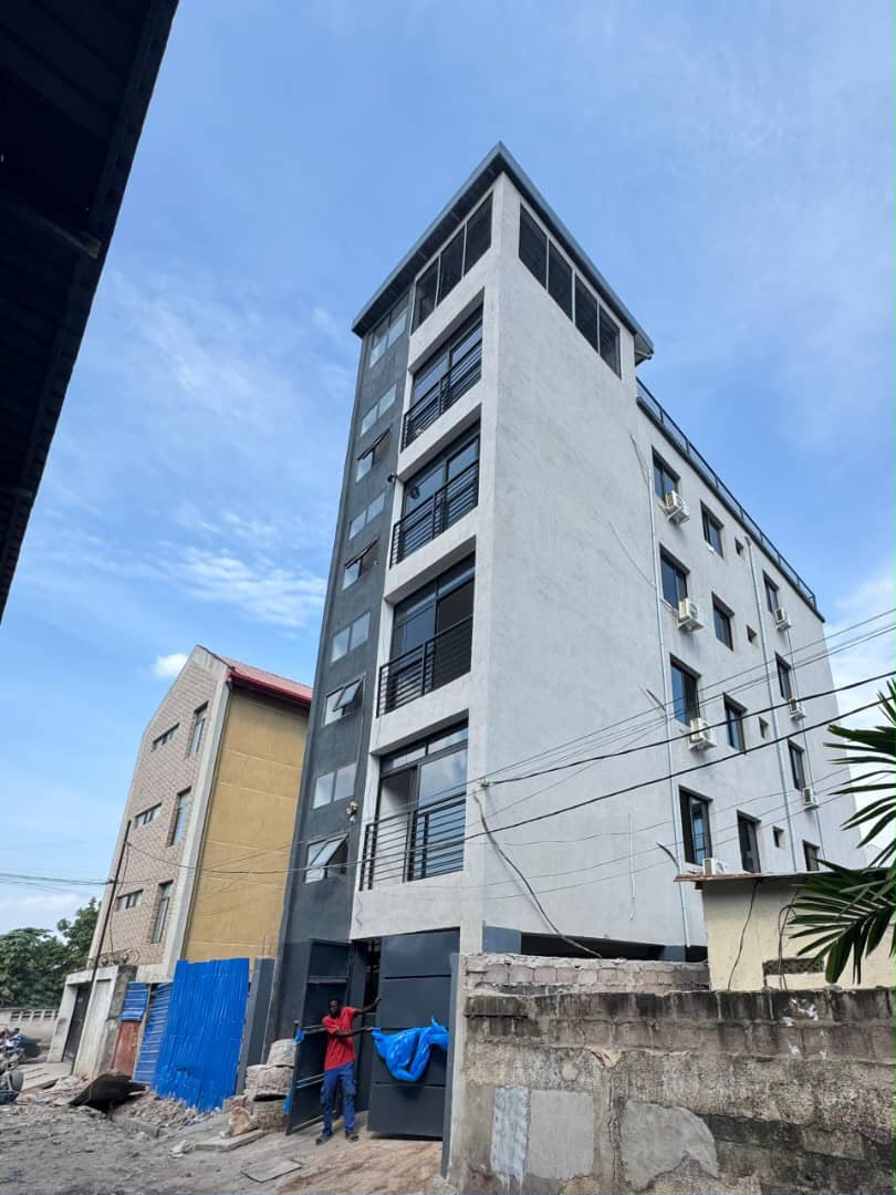 BÂTIMENT À VENDRE – KITAMBO (PROCHE CENTRE-VILLE) 8