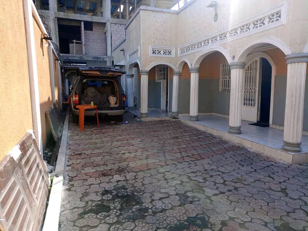 MORCELLEMENT EN DEUX PARTIES D'UNE PARCELLE SITUÉE À LIMETE 8ème RUE BOBOZO